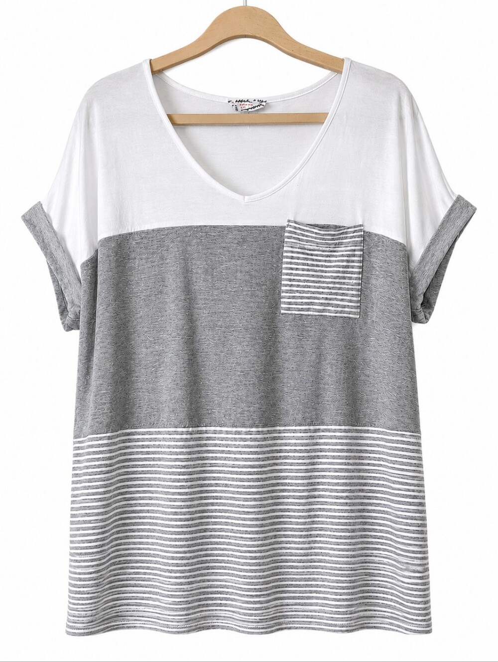 Corvia by Coral Bay Women's Size 2X Gray & White Colorblock Pocket Tee